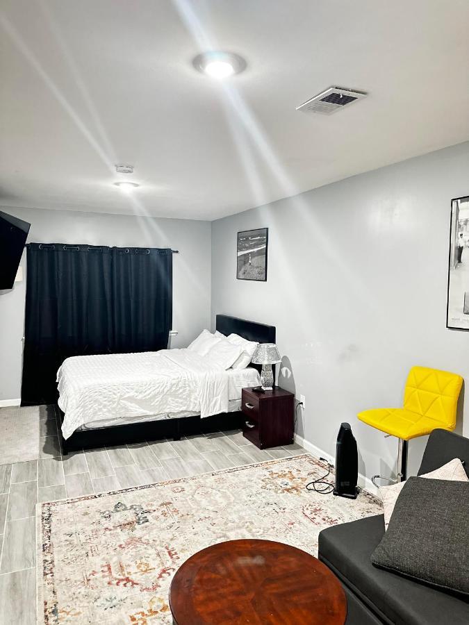 Cozy Inspired Studio Apartment Newark Exterior foto