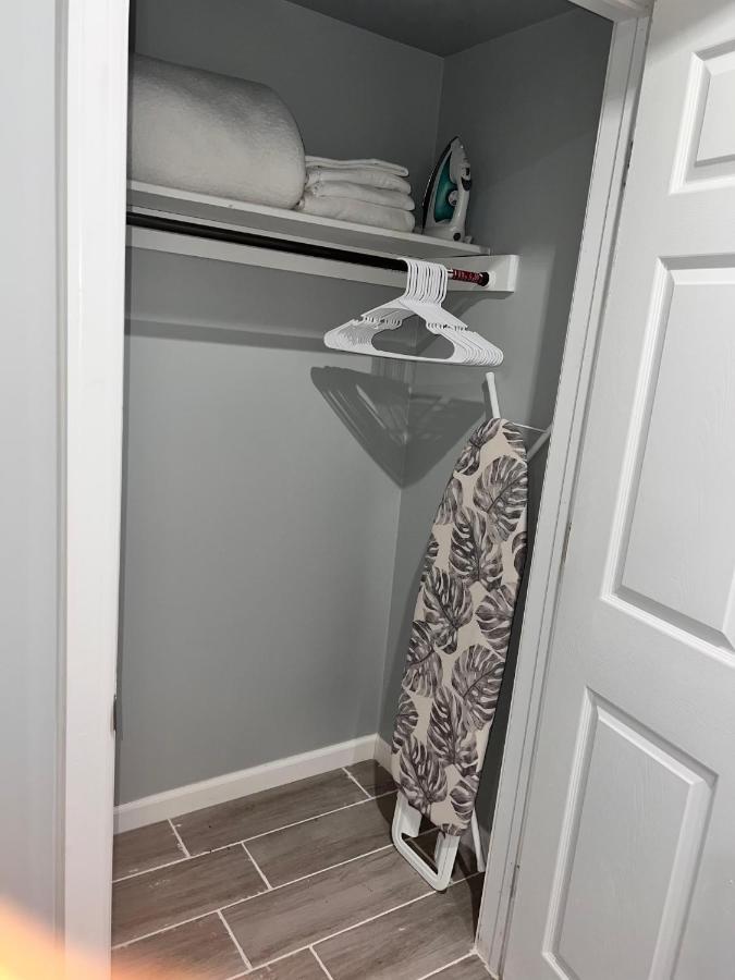 Cozy Inspired Studio Apartment Newark Exterior foto