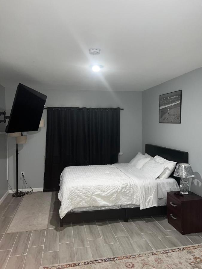 Cozy Inspired Studio Apartment Newark Exterior foto