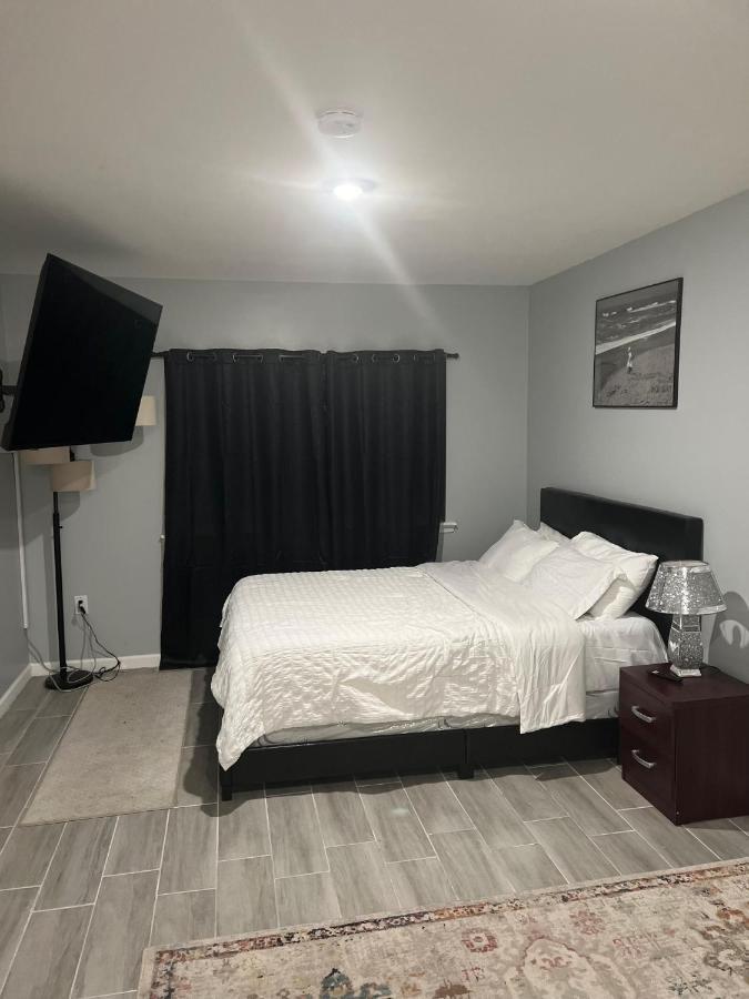 Cozy Inspired Studio Apartment Newark Exterior foto